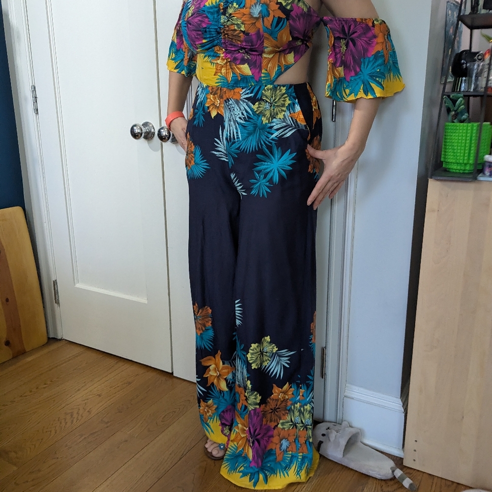 NWT Floral Jumpsuit Sz L - Picture 9 of 11
